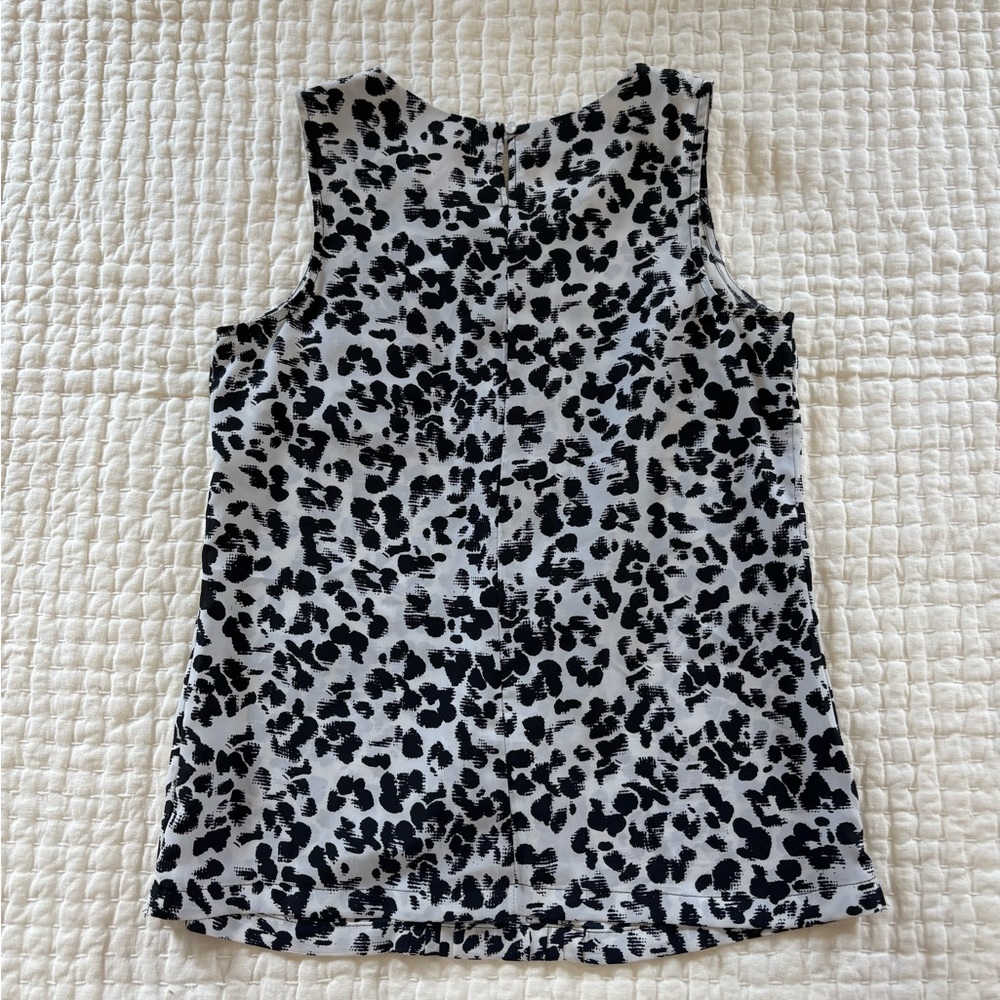 Leopard Print Sleeveless Blouse - Picture 3 of 5